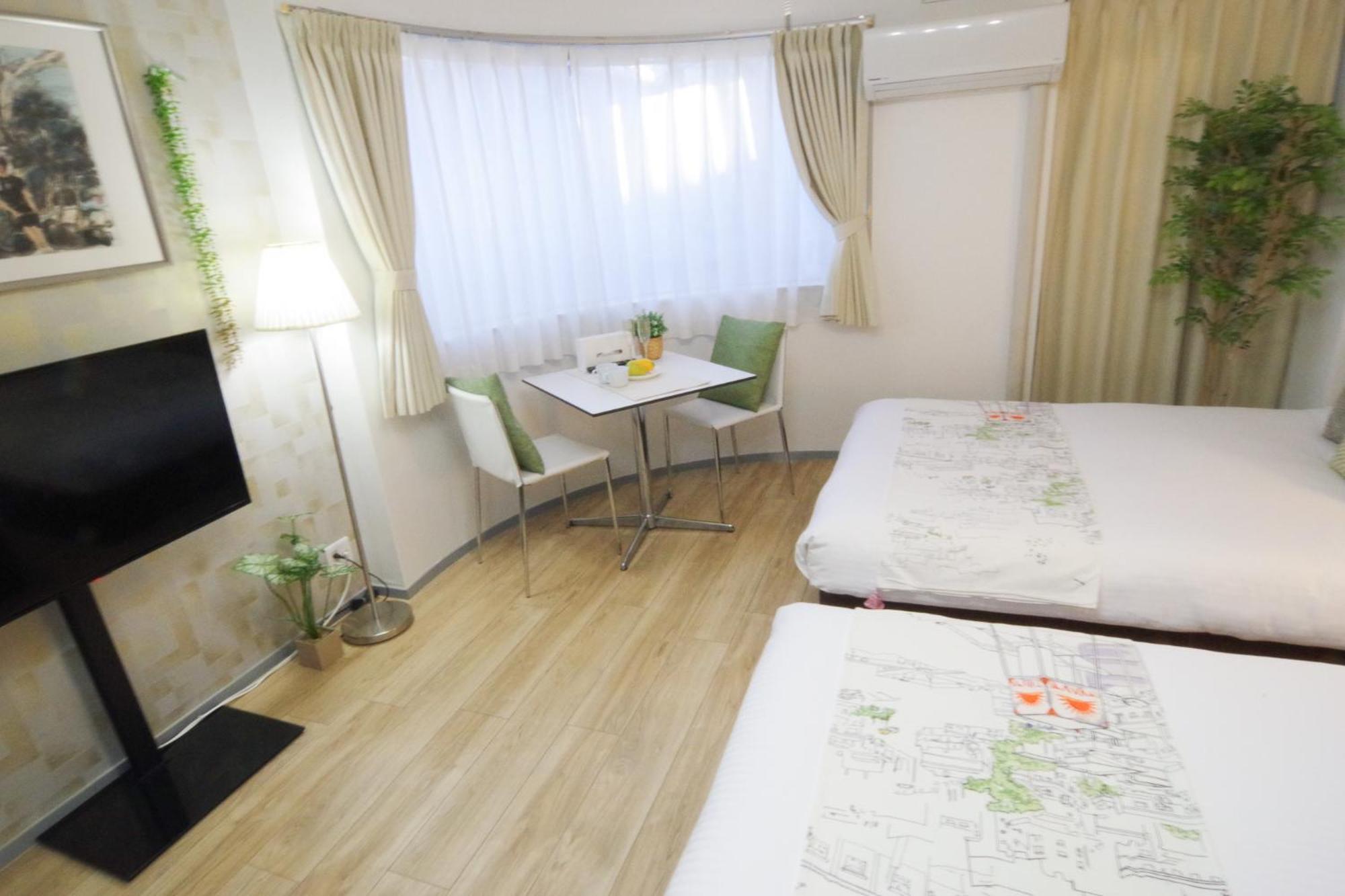 Nippombashi Art Hotel 402 Osaka Bagian luar foto