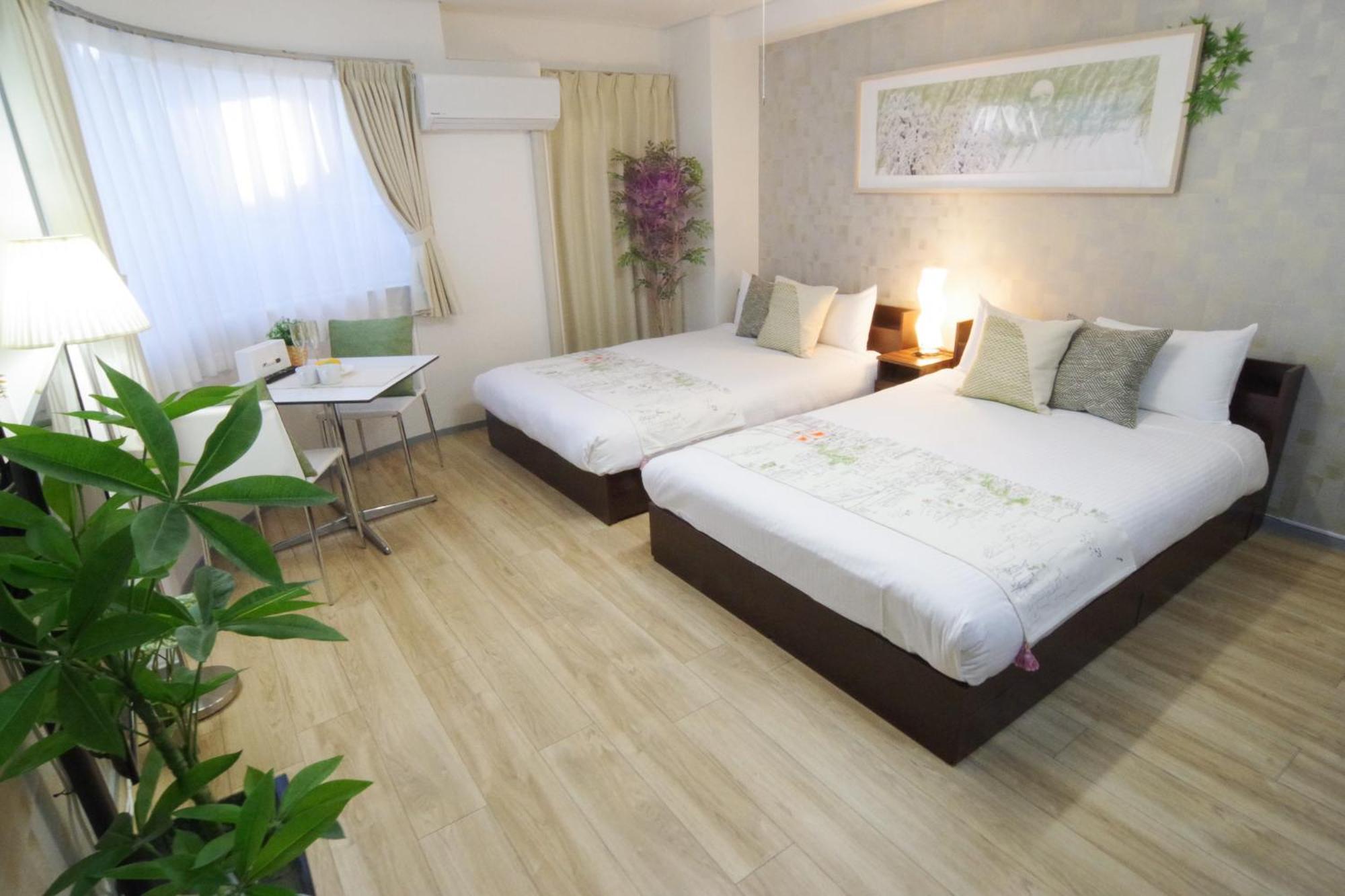 Nippombashi Art Hotel 402 Osaka Bagian luar foto