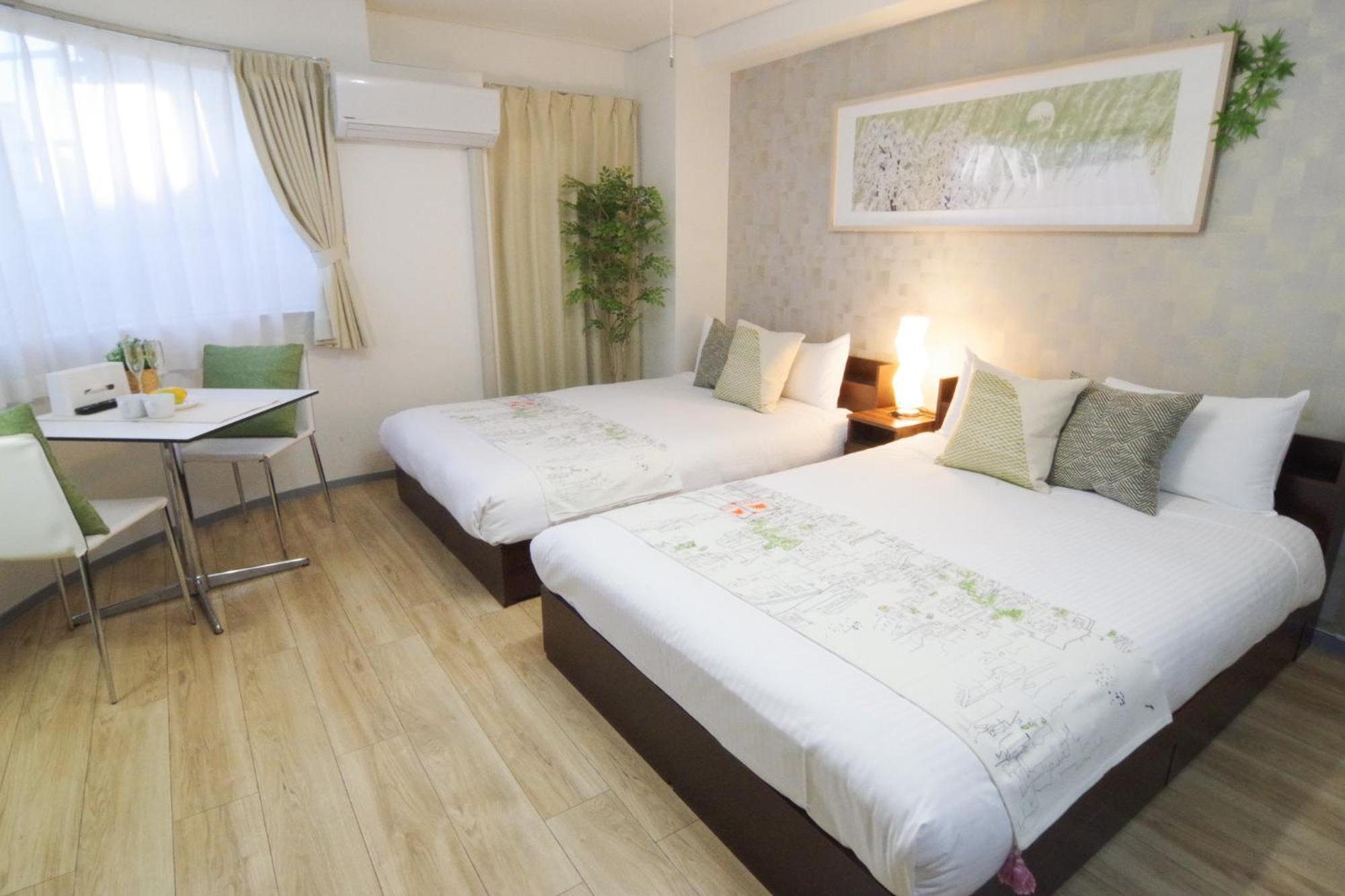 Nippombashi Art Hotel 402 Osaka Bagian luar foto